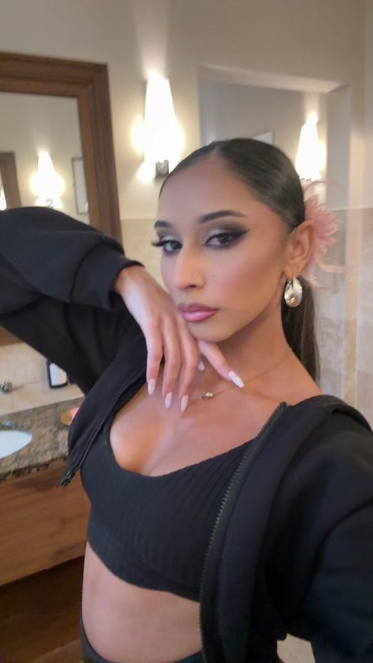 Post 2 by Frances Godlova on TikTok (video)