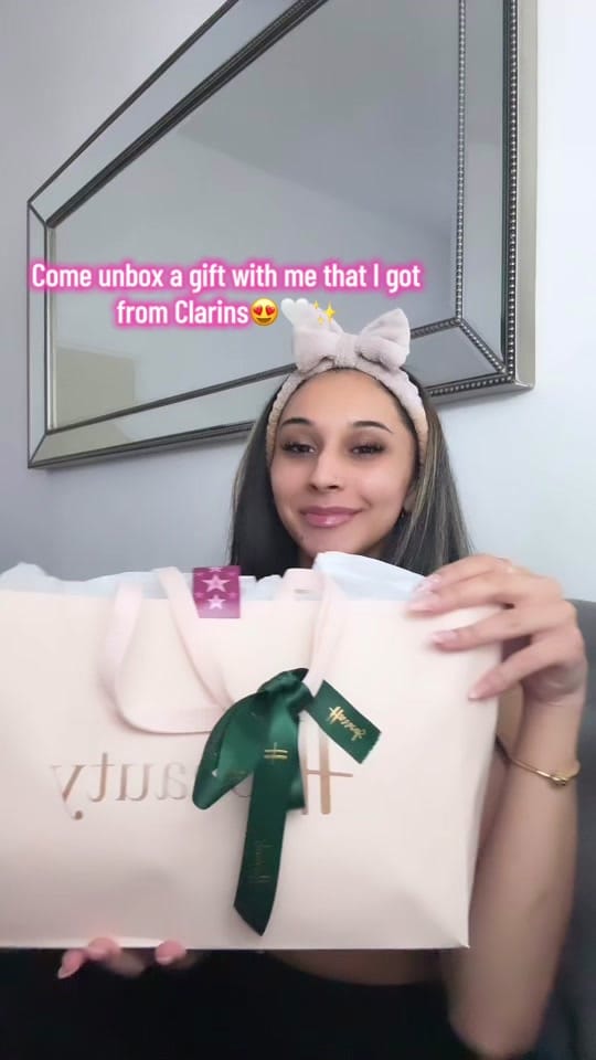 Post 5 by Frances Godlova on TikTok (video)