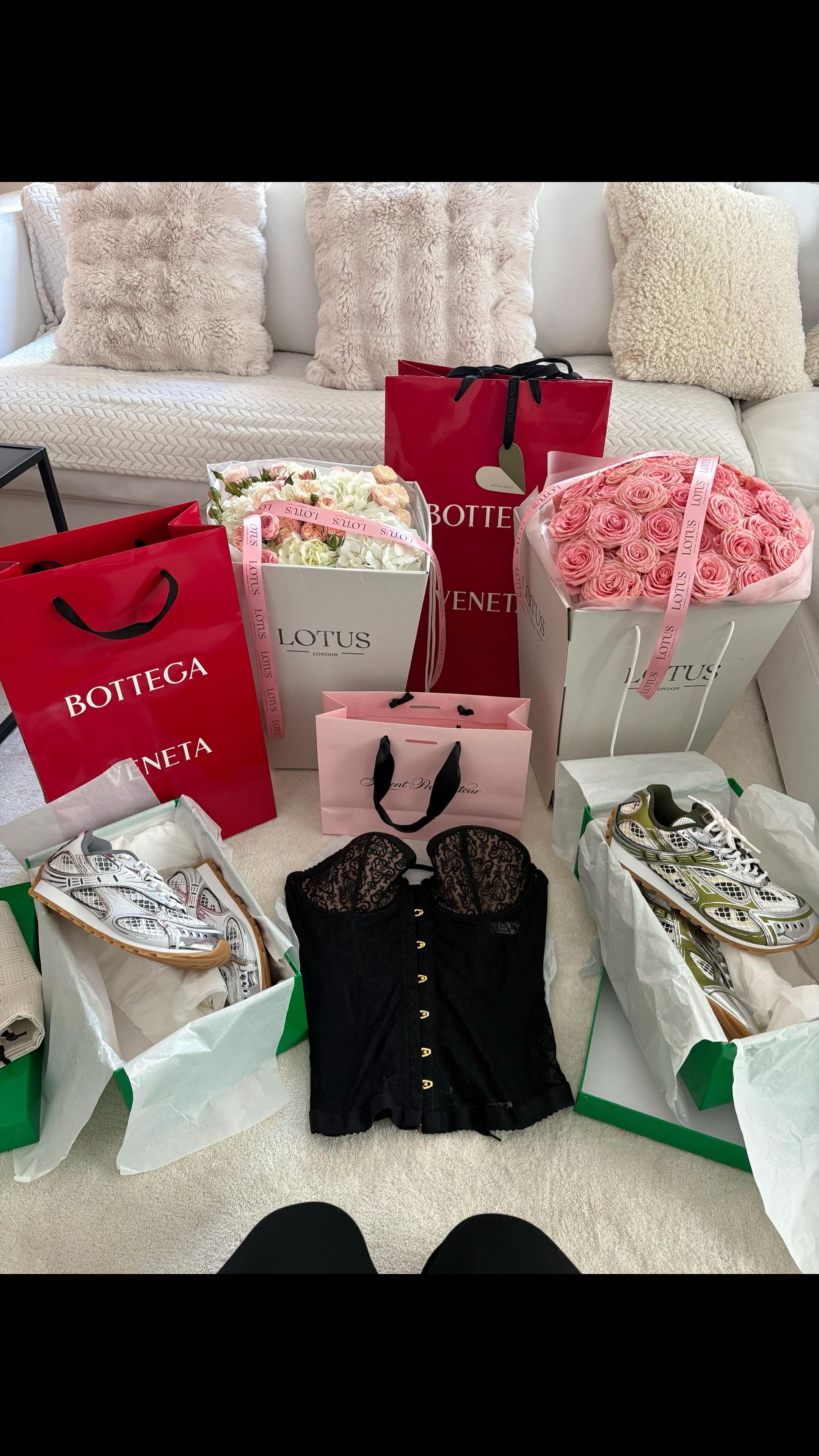 Post 3 by annemonev on TikTok (video)