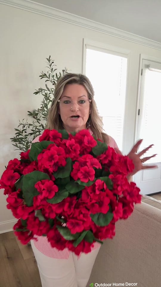 Post 1 by Melissa Pedrick on TikTok (video)