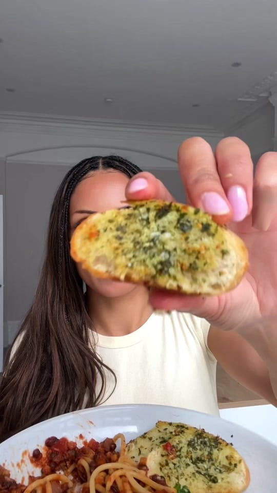 Post 2 by Abby Sophy on TikTok (video)