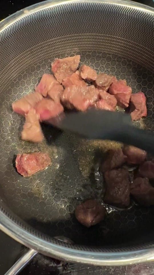 Post 4 by Viv on TikTok (video)