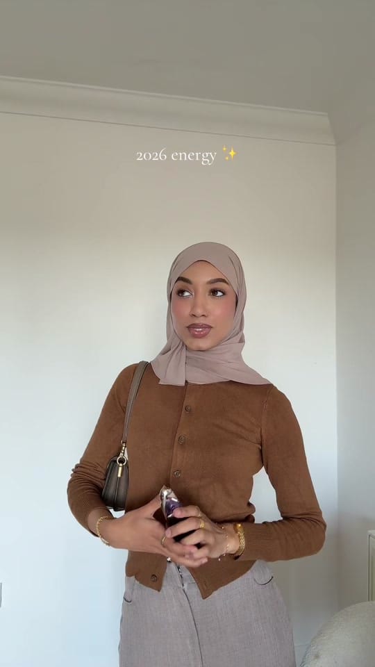 Post 5 by Farhana Oberson on TikTok (video)