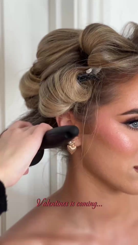 Post 3 by The Makeup & Hair Bar on TikTok (video)