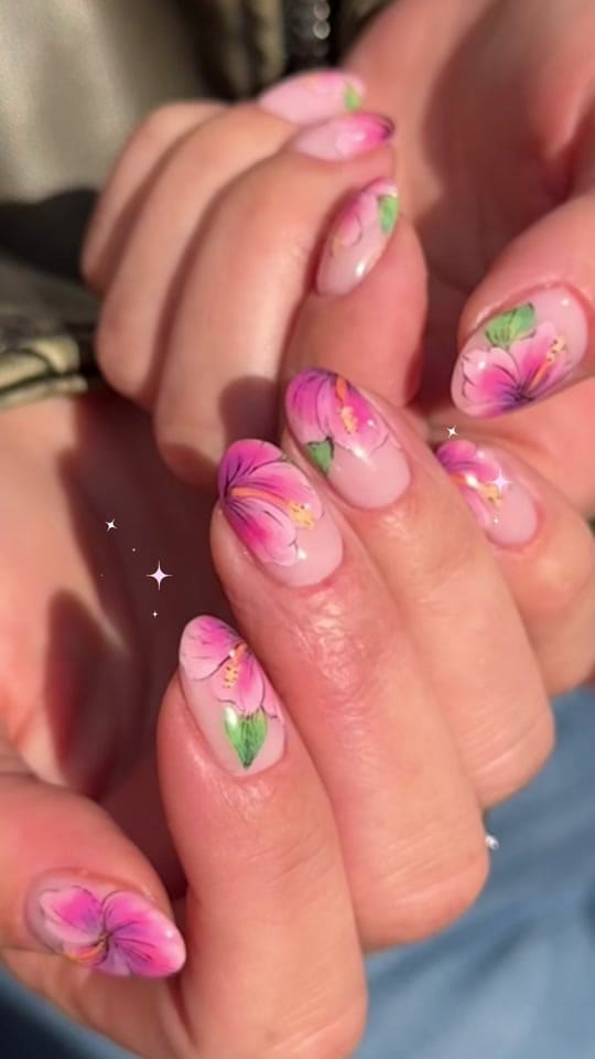Post 3 by Nails Bab on TikTok (video)