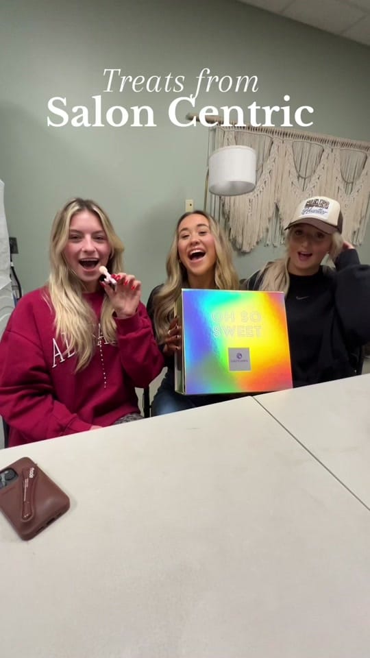 Post 6 by Salon 43 One on TikTok (video)