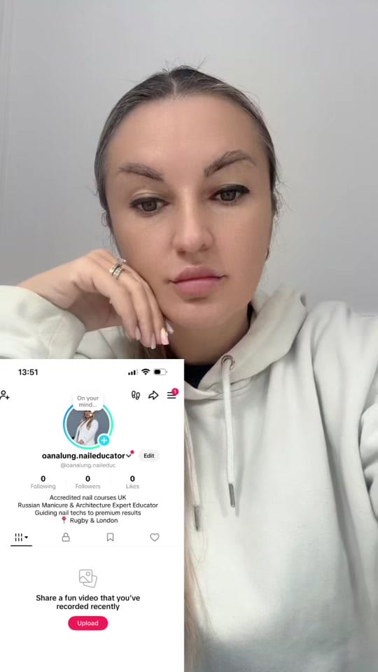 Post 1 by oanalung.nailtrainer on TikTok (video)