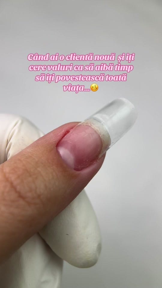 Post 8 by oanalung.nailtrainer on TikTok (video)