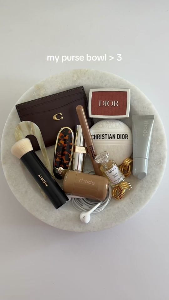 Post 4 by Carrie on TikTok (video)