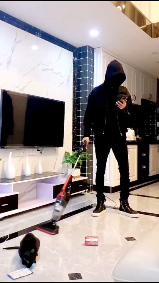Post 6 by Jayxhuli🇬🇧 on TikTok (video)