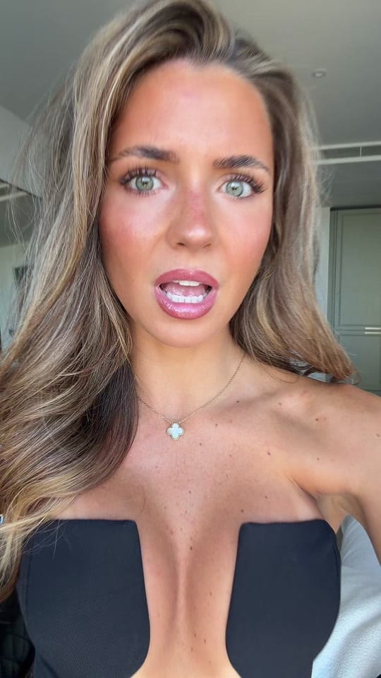 Post 2 by rosielewis_ on TikTok (video)