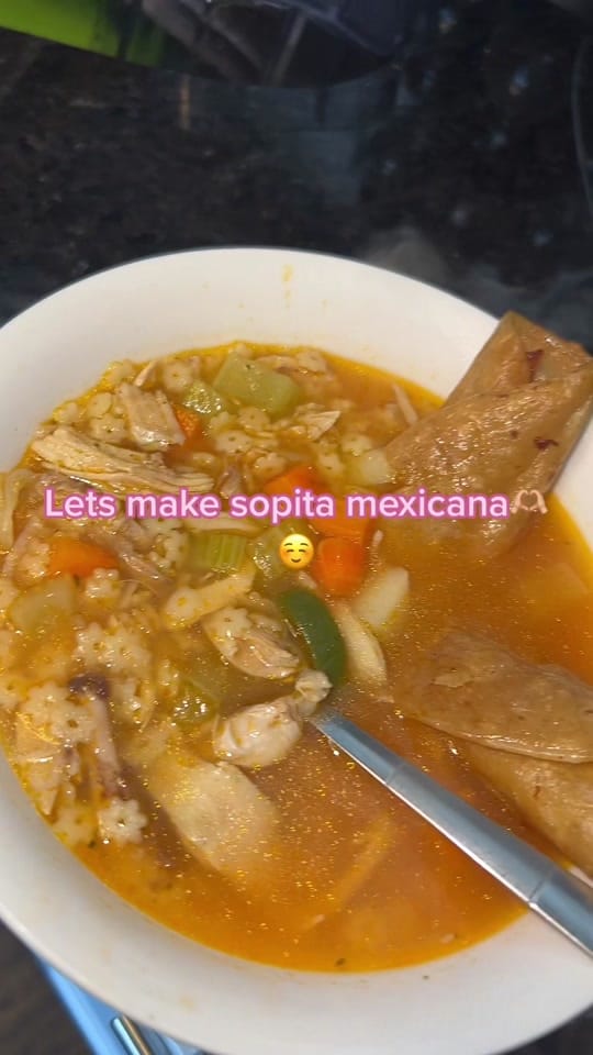 Post 9 by Valeria🤍 on TikTok (video)