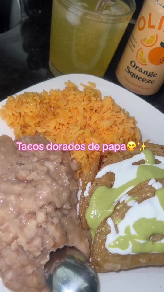 Post 2 by Valeria🤍 on TikTok (video)