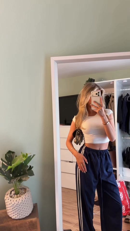 Post 8 by Nicole Barton on TikTok (video)