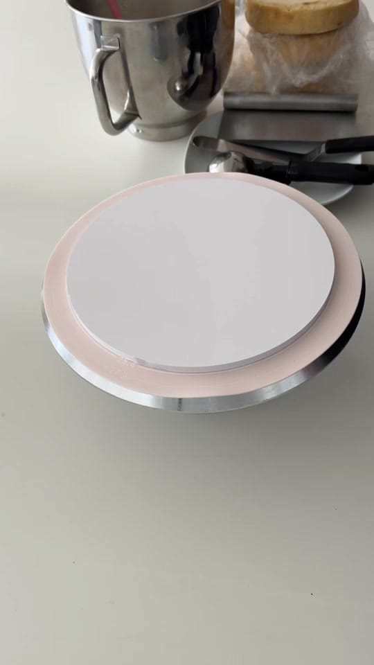 Post 2 by Olisa | Luxe Confections on TikTok (video)