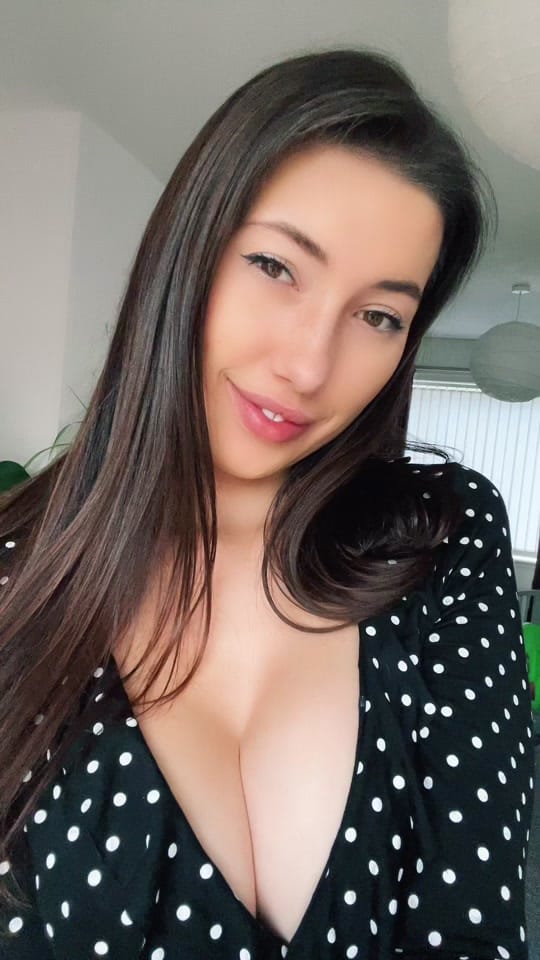 Post 3 by Flora Ivy on TikTok (video)