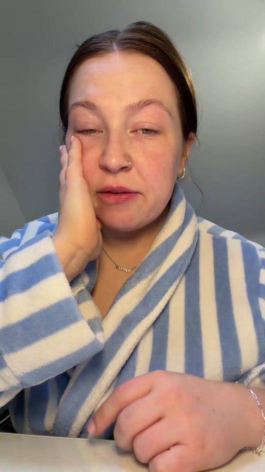 Post 3 by Demi Swift on TikTok (video)
