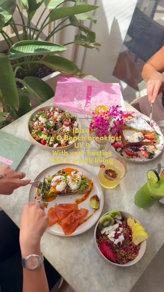 Post 1 by The Skinny Kitchen on TikTok (video)