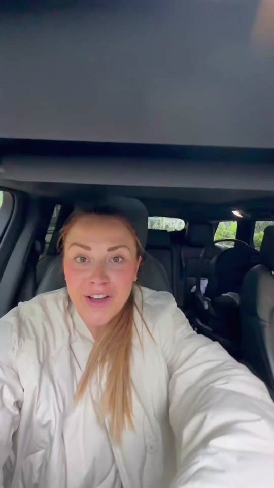 Post 3 by Emily Bell on TikTok (video)