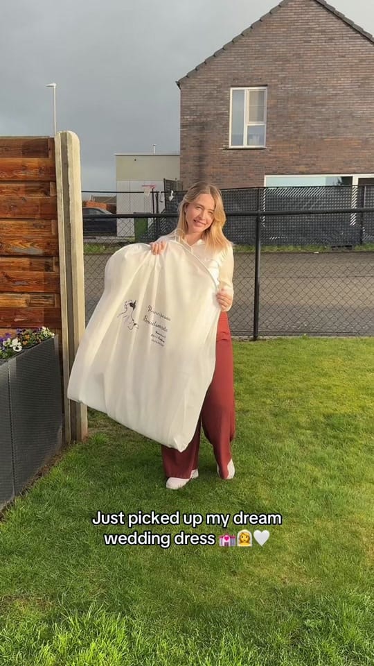 Post 8 by Cʜᴇʟsᴇᴀᴛᴊᴇ | on TikTok (video)