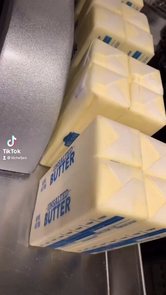 Post 10 by Jenny Hernandez on TikTok (video)