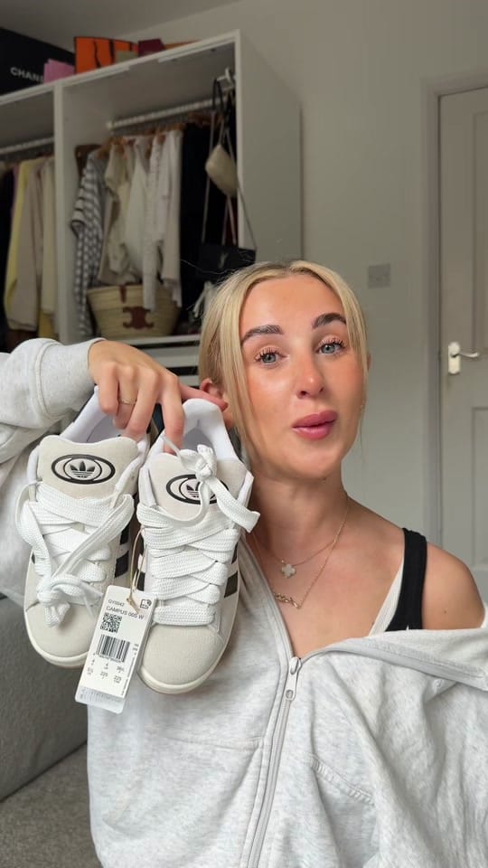 Post 8 by Blousy on TikTok (video)