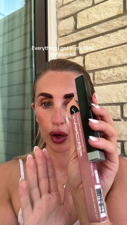 Post 6 by Blousy on TikTok (video)