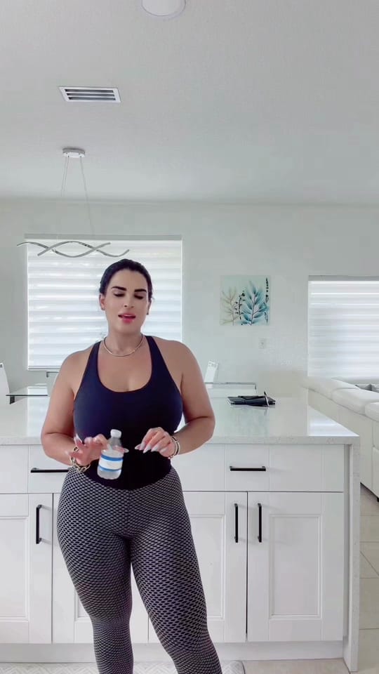 Post 8 by 💙Lisandra_MK_Insurance777🌊 on TikTok (video)
