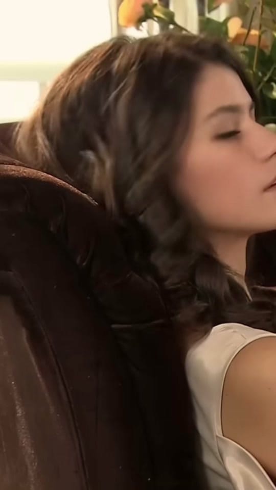 Post 6 by Bella on TikTok (video)