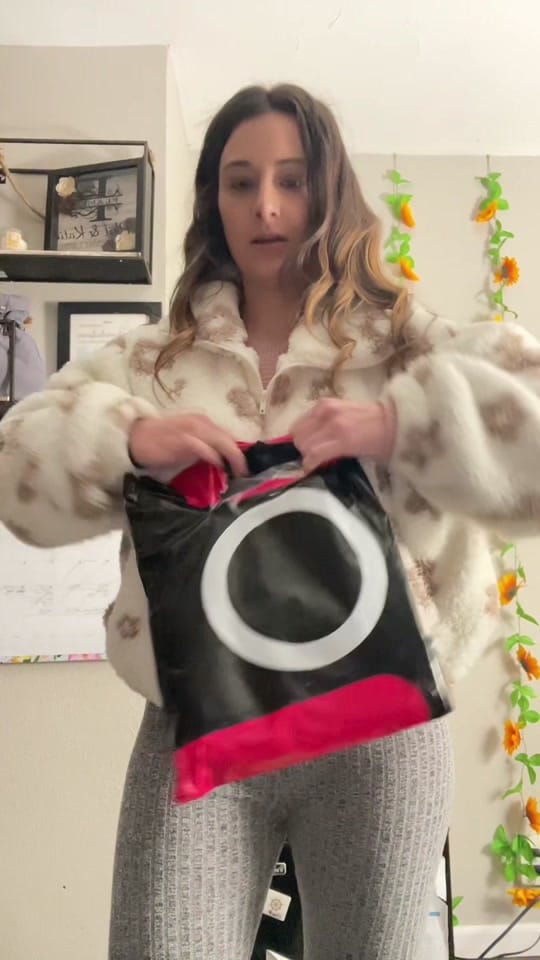 Post 1 by ik8teee on TikTok (video)