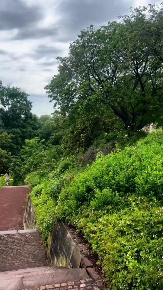 Post 1 by Valy.AH on TikTok (video)