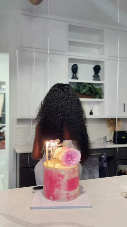 Post 1 by Tolani AV Lifestyle & Beauty on TikTok (video)