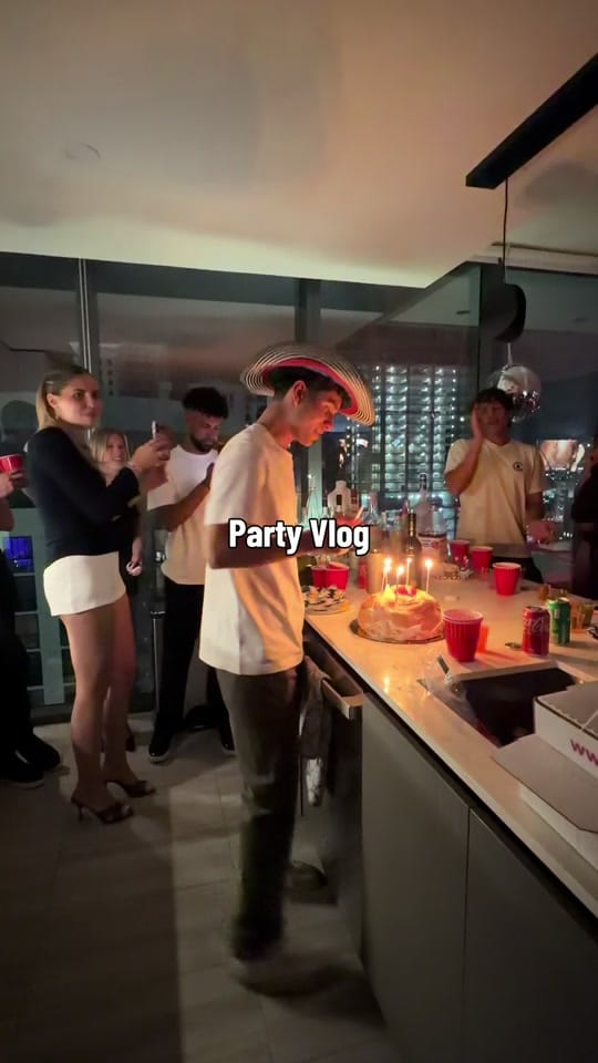 Post 6 by Nick on TikTok (video)