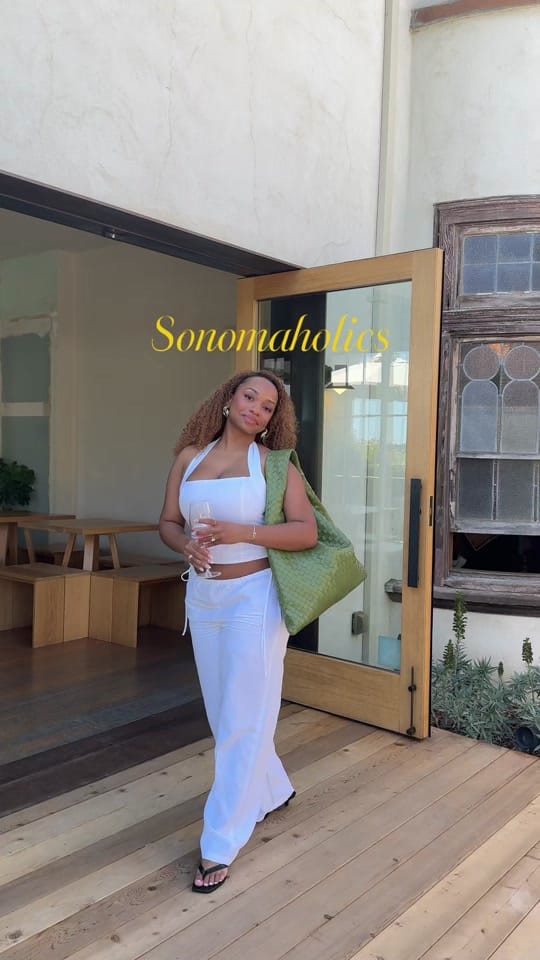 Post 2 by B🦢 on TikTok (video)