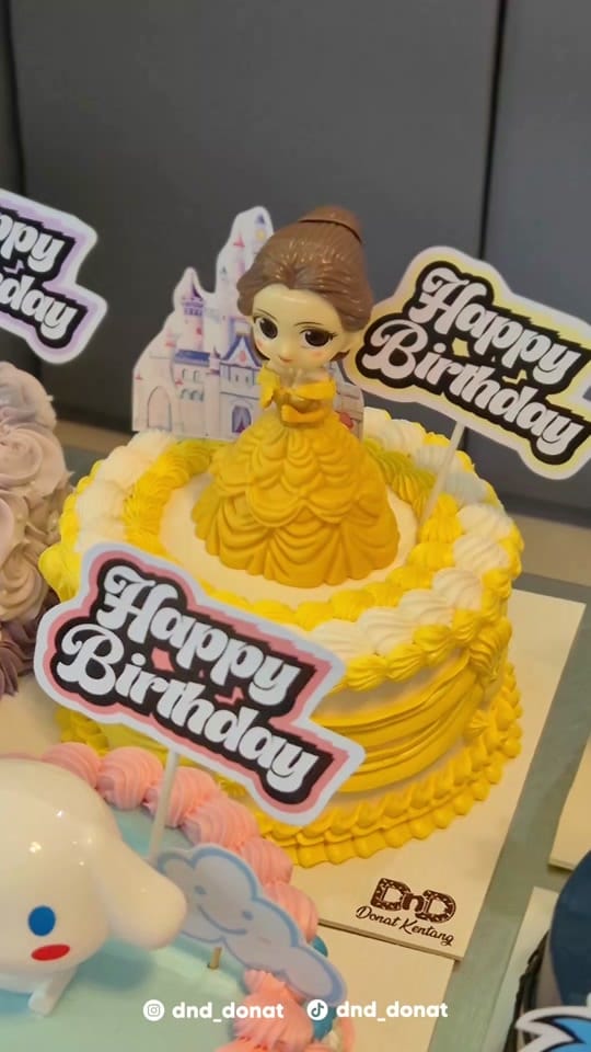 Post 1 by DnD Donat Kentang & Bakery on TikTok (video)