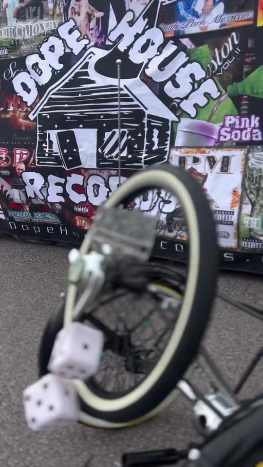 Post 2 by 3 Cross Customs LLC on TikTok (video)