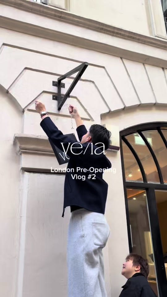 Post 4 by VE/LA on TikTok (video)