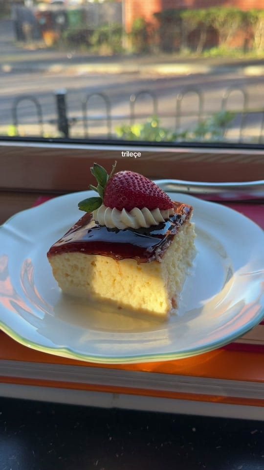Post 9 by Edena on TikTok (video)