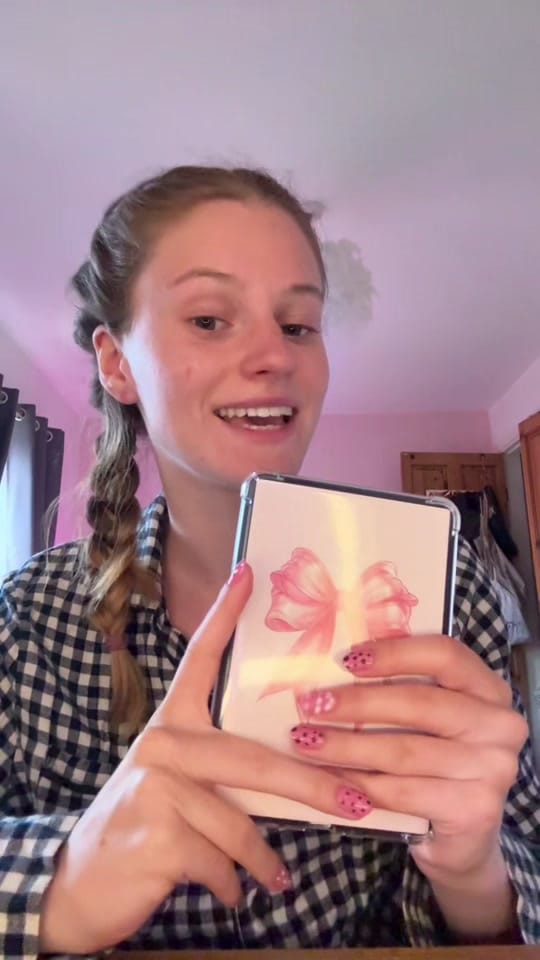 Post 6 by evie💌 on TikTok (video)