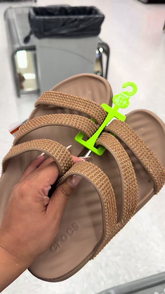 Post 7 by Reyna on TikTok (video)