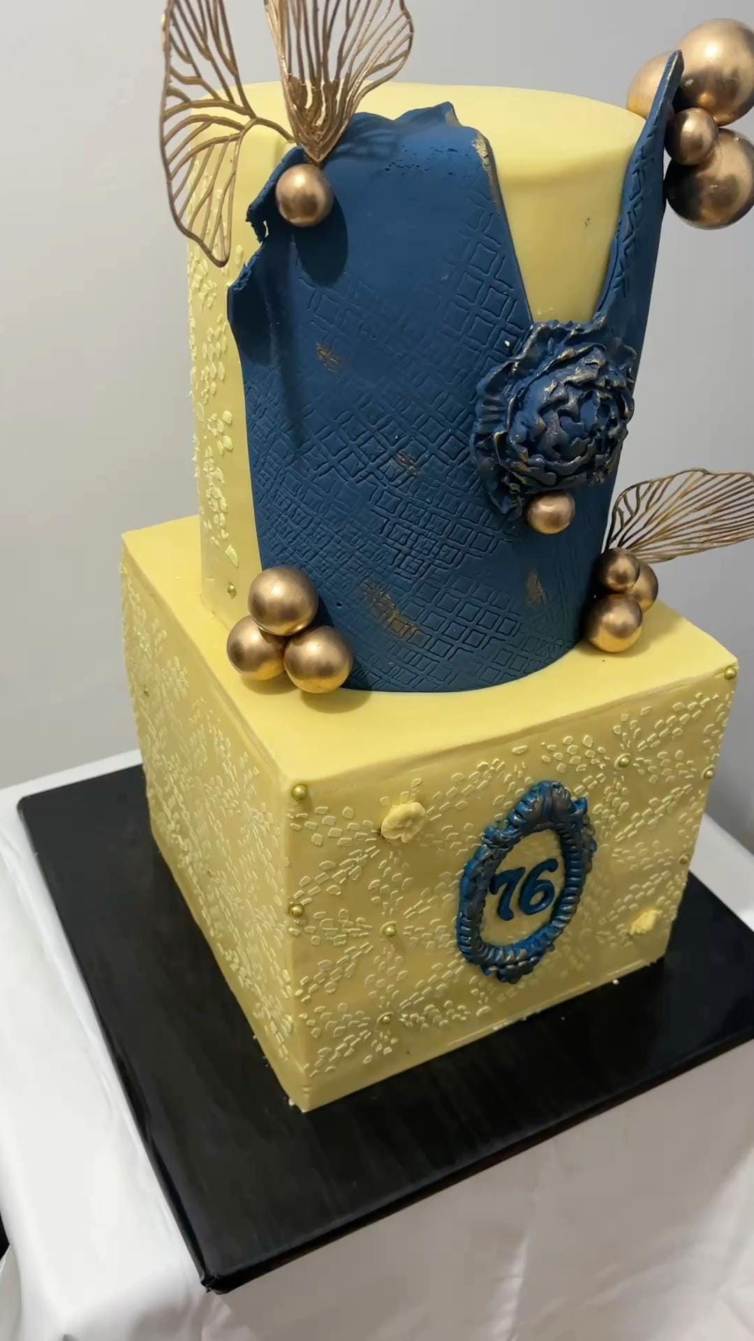 Post 3 by ek.bakess on TikTok (video)