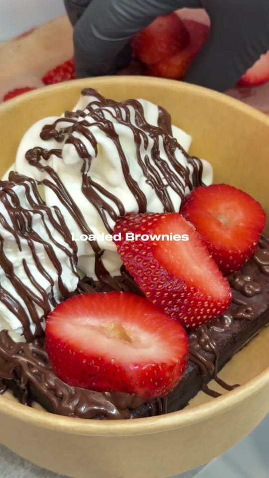 Post 1 by Desserts By Akbar on TikTok (video)