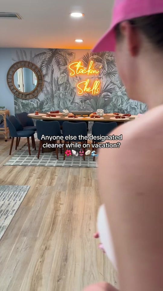 Post 4 by O. on TikTok (video)