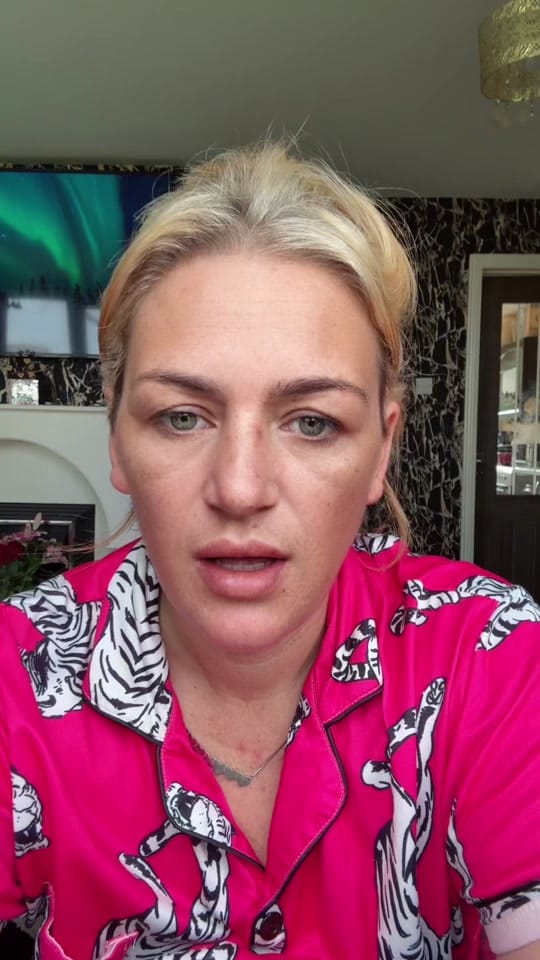 Post 7 by Carrie xx🙋‍♀️💝 on TikTok (video)