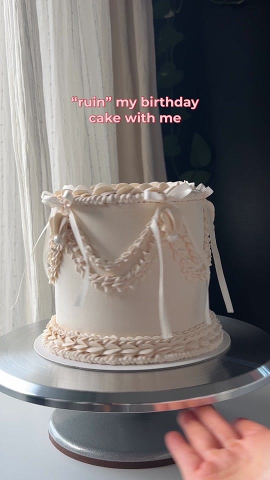 Post 6 by Serena / paulena’s bakery 🍞🌹 on TikTok (video)