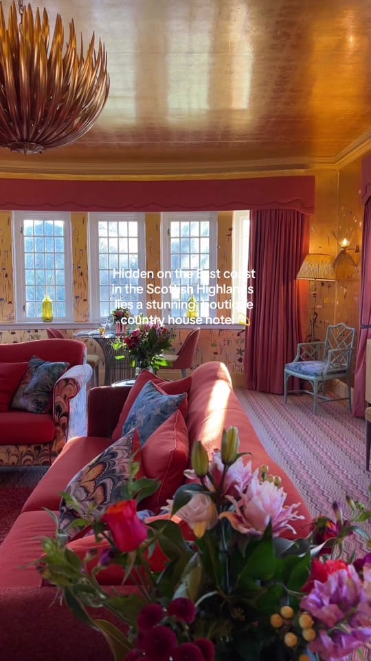 Post 1 by Rosie on TikTok (video)