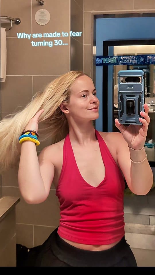 Post 10 by Cairi on TikTok (video)