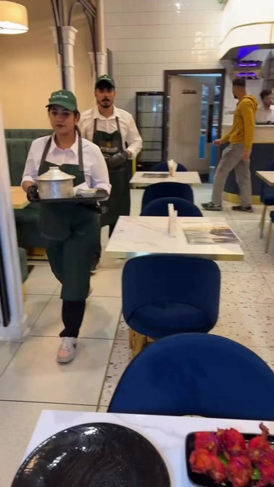 Post 6 by foodmediaa1 on TikTok (video)