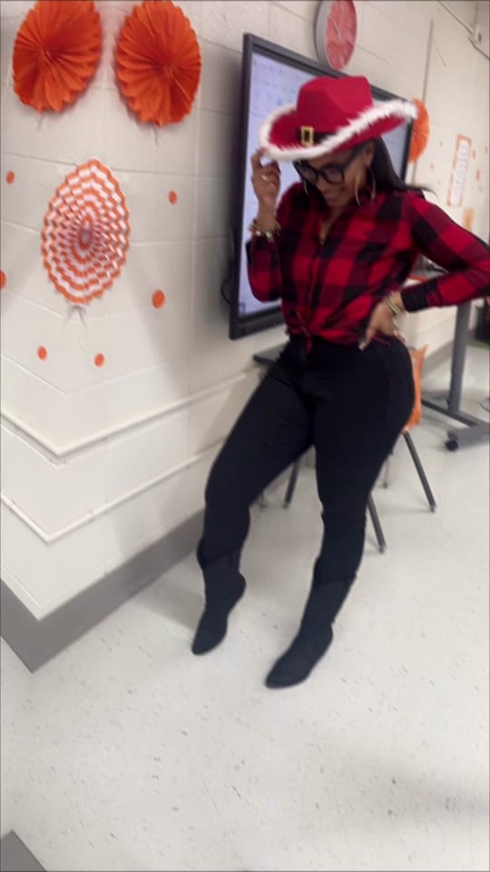 Post 9 by 👩🏽‍🏫Rae 💞🐝 on TikTok (video)