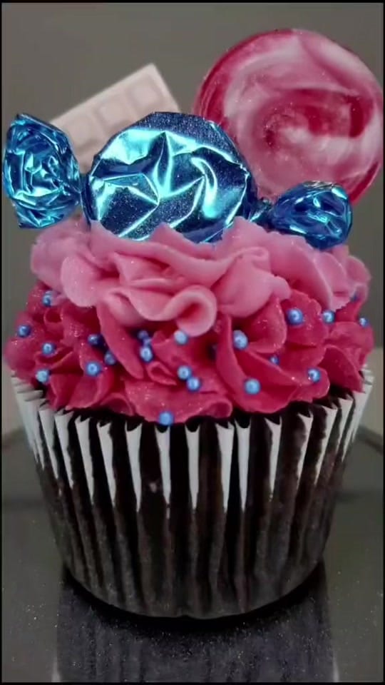 Post 9 by CAKE DECORATING & BAKING TIPS on TikTok (video)